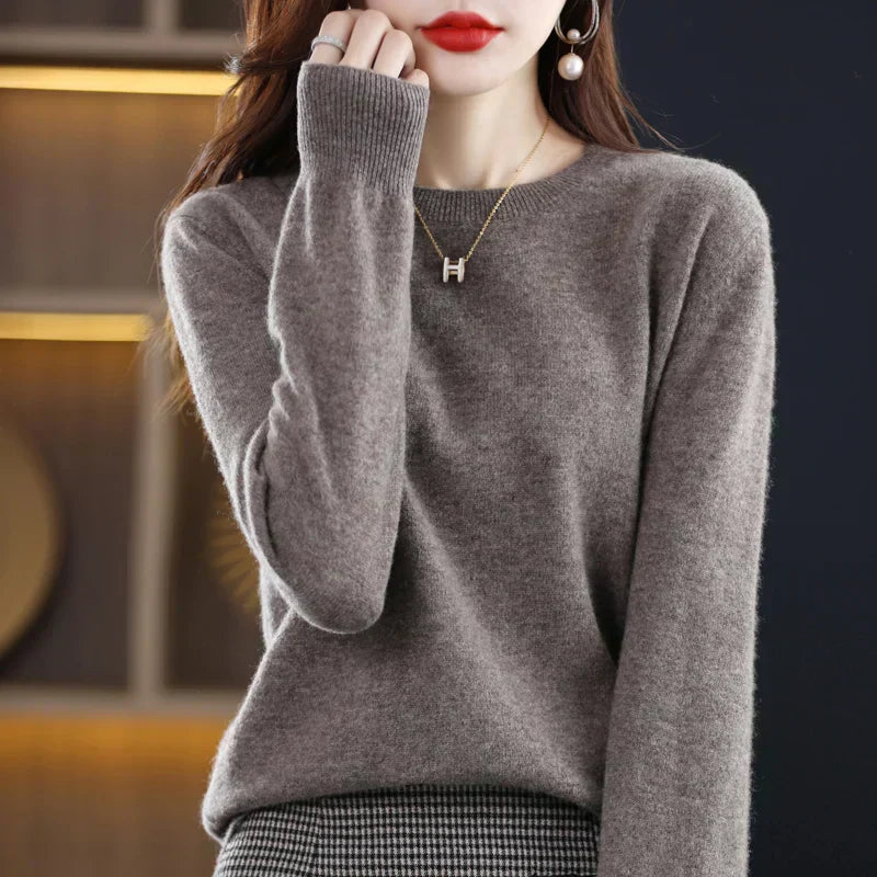 Elegant Cashmere Sweater | Women's Classic Crew Neck with Luxurious Softness | Ideal for Everyday Wear